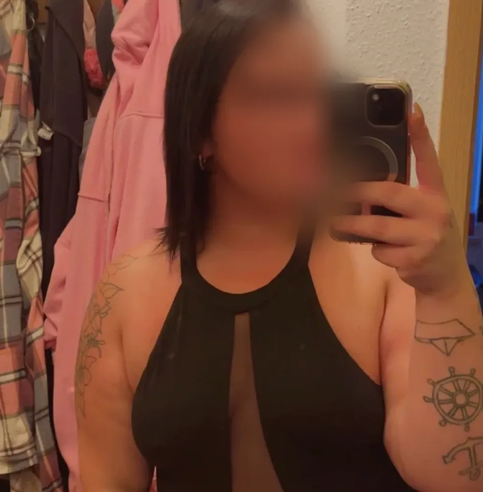 Cara, 28