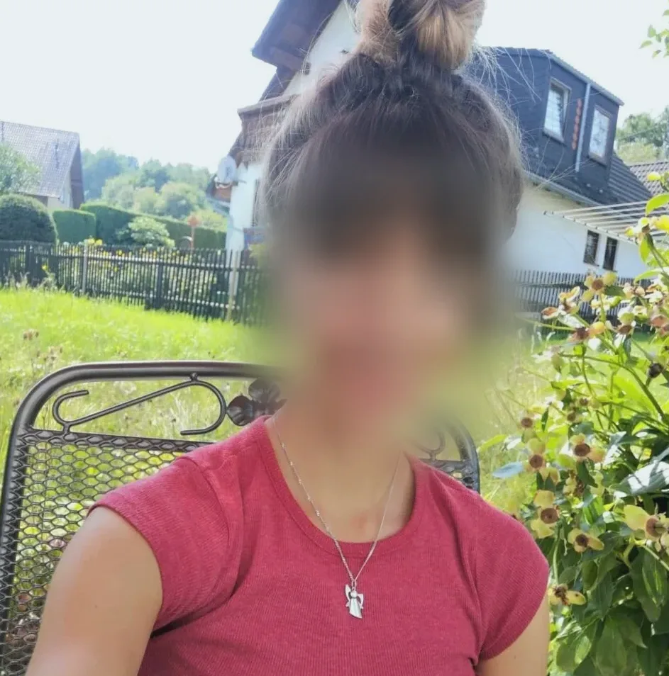 Christina, 24