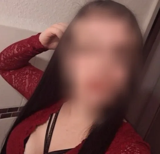 Daniela, 24