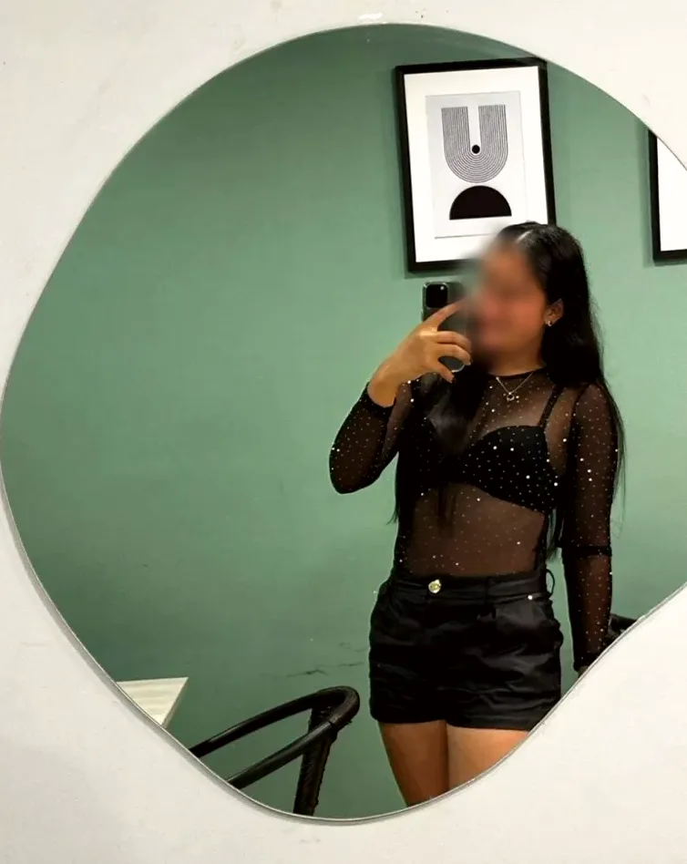 Fatma, 24