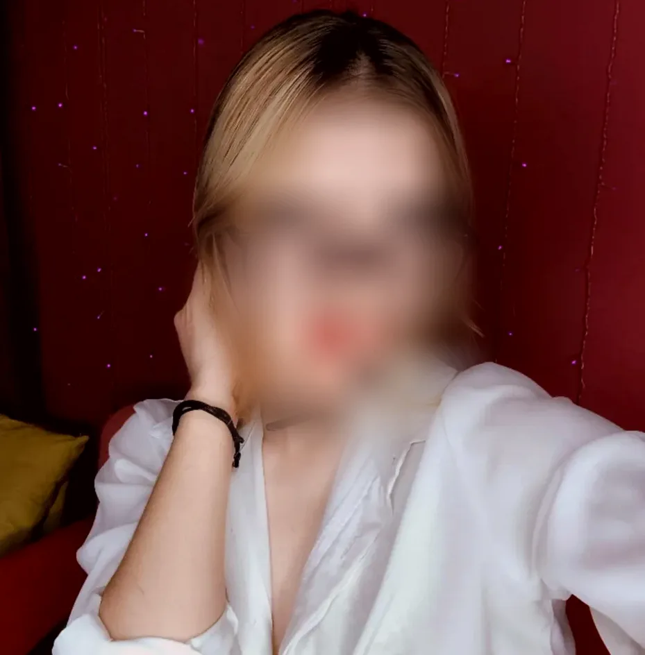 Lara, 22