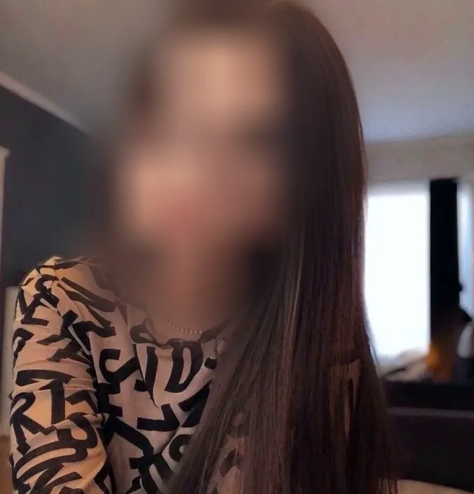 Pia, 21